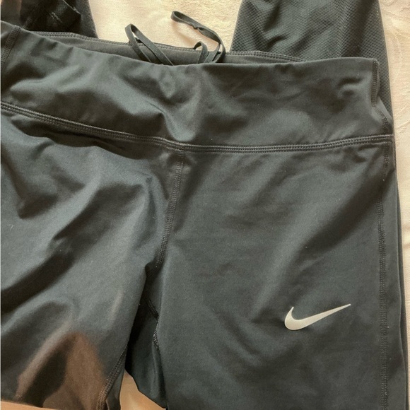 NIKE DRI-FIT Women’s Black Leggings with Moisture-Wicking Fabric Sz M - Picture 9 of 13